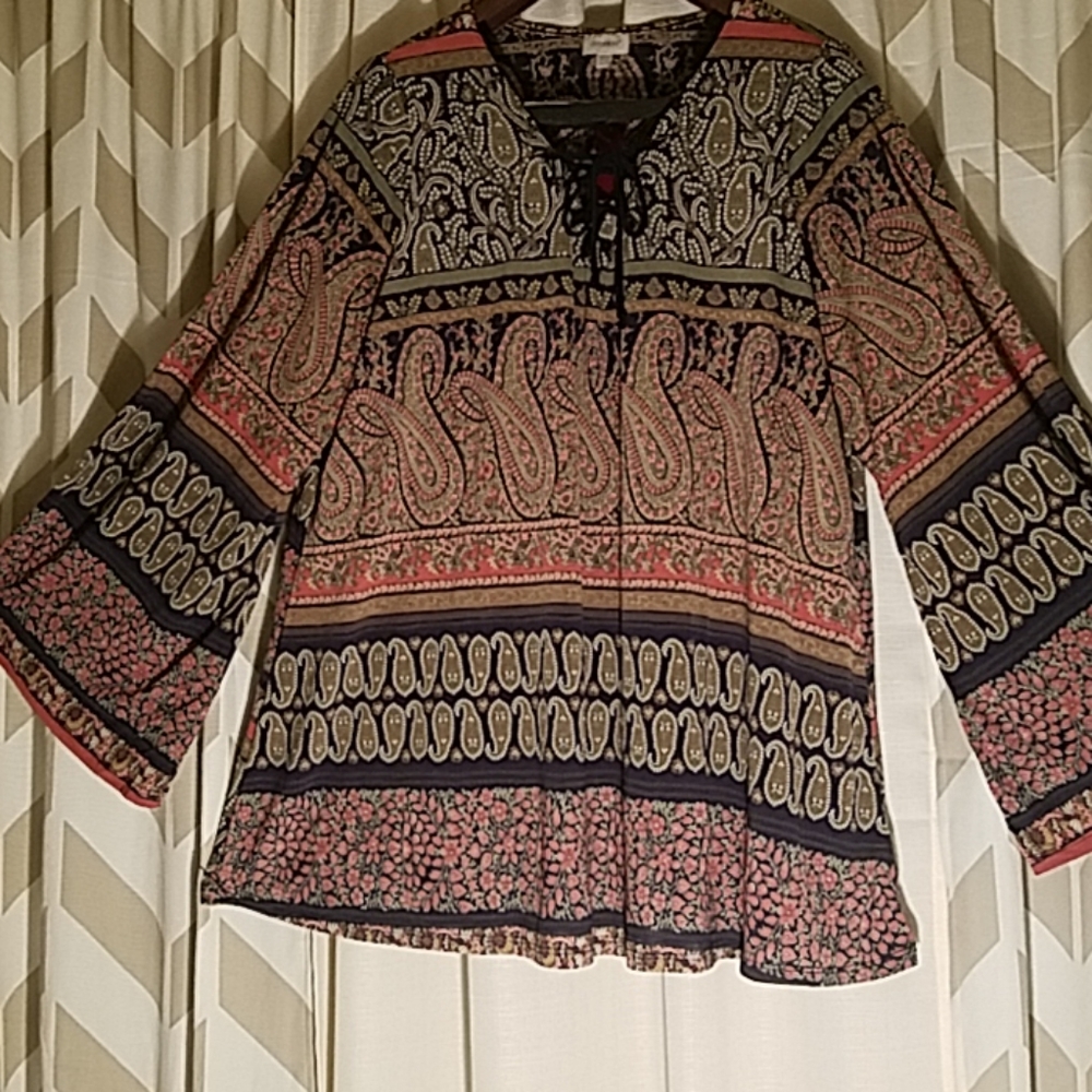 AVENUE #PLUS ZISE BLOUSE 95% POLYESTER 5% SPANDEX